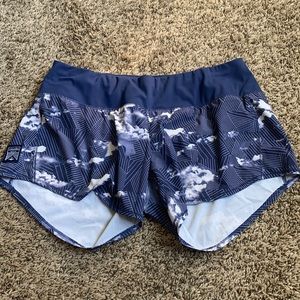 Oiselle Roga Shorts, size 8